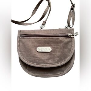 Baggallini tan nylon crossbody belt bag wallet pouch